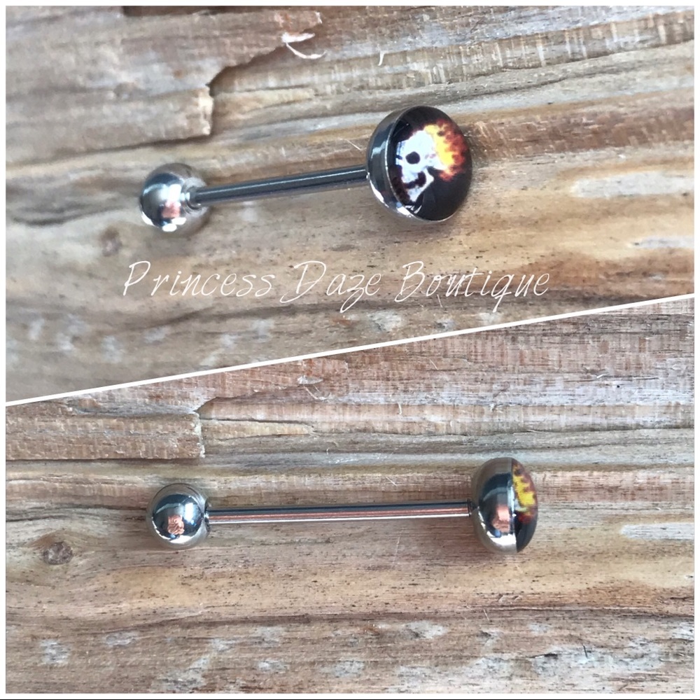 Skull Tongue‎ Ring